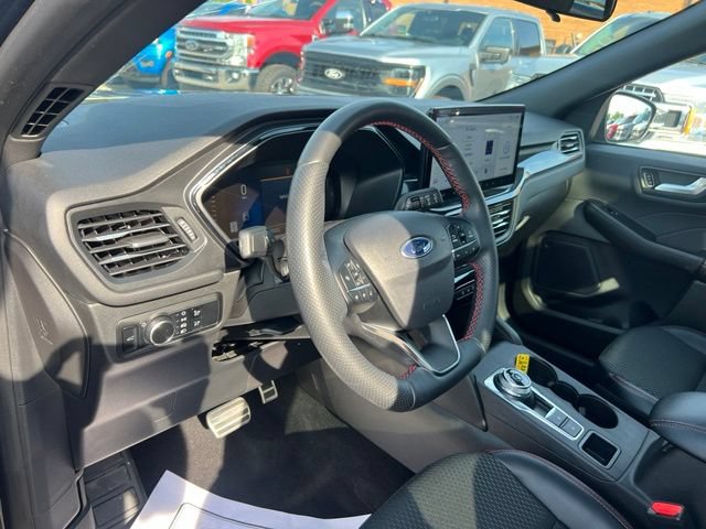 Certified 2024 Ford Escape ST-Line w/ Tech Pack #1 AWD/4WD image 6