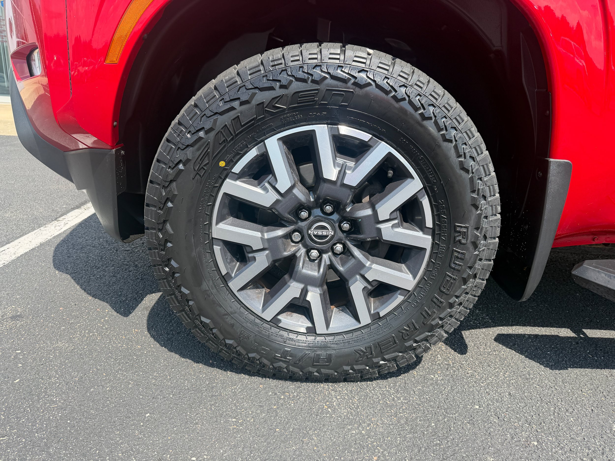 Used 2022 Nissan Frontier SV AWD/4WD image 11
