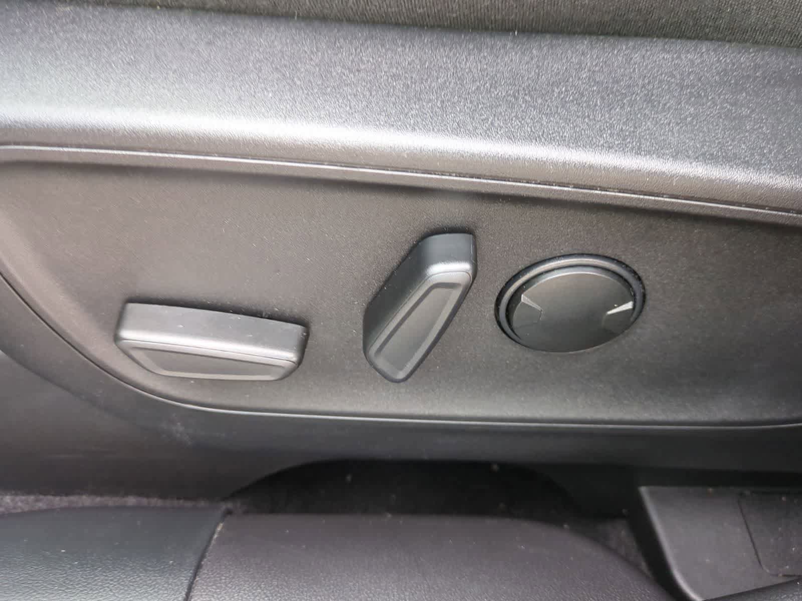 Certified 2023 Ford Escape Active AWD/4WD image 17