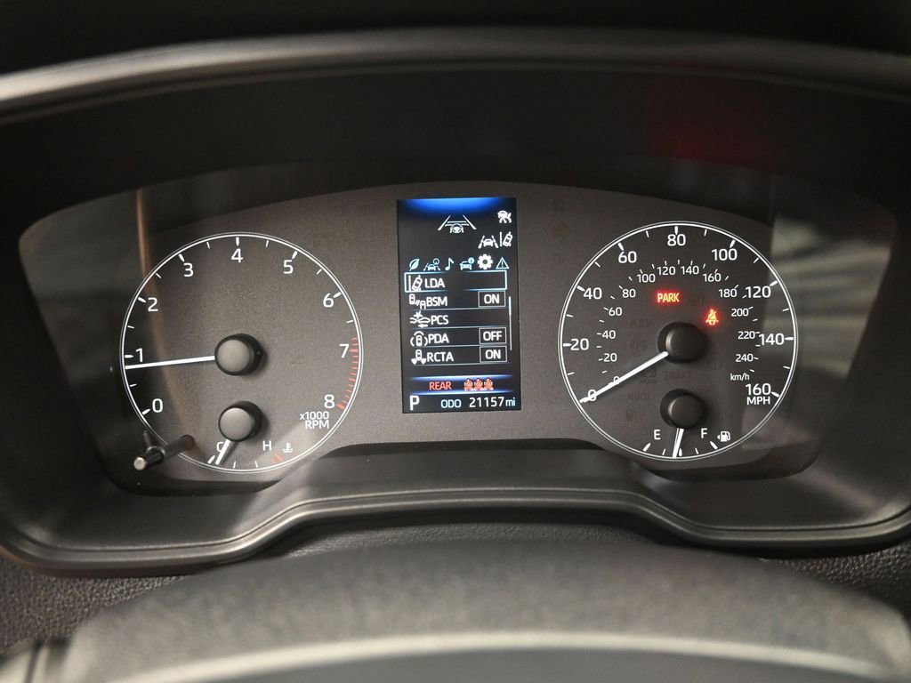 Used 2025 Toyota Corolla Cross LE image 3