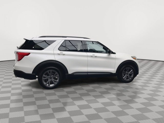 Certified 2023 Ford Explorer XLT w/ Equipment Group 202A AWD/4WD image 39