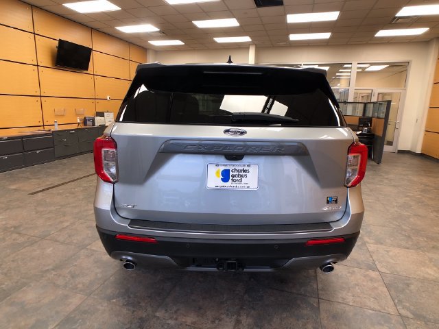 Certified 2023 Ford Explorer XLT w/ Equipment Group 202A AWD/4WD image 6