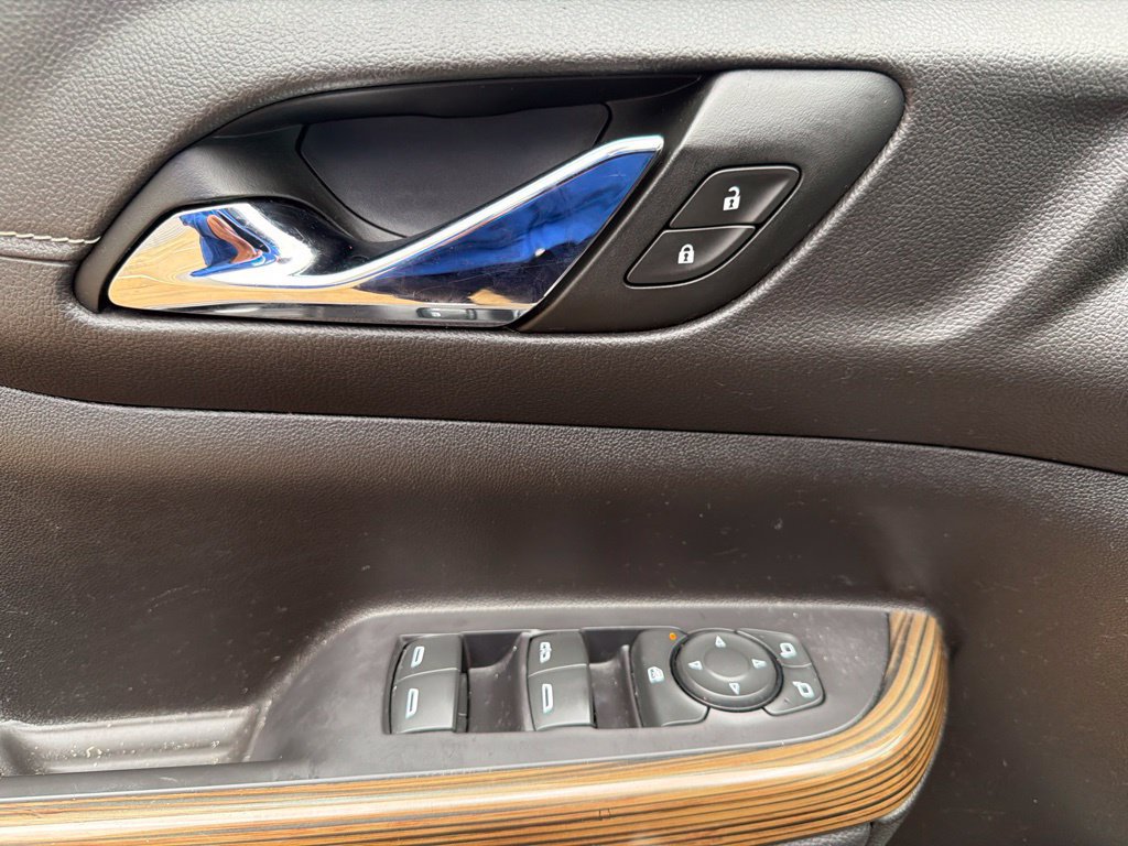 Used 2022 GMC Acadia SLE w/ Driver Convenience Package FWD image 22