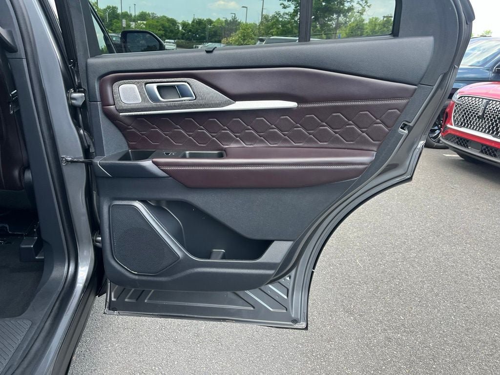 Certified 2025 Ford Explorer Platinum w/ Ultimate Package AWD/4WD image 20