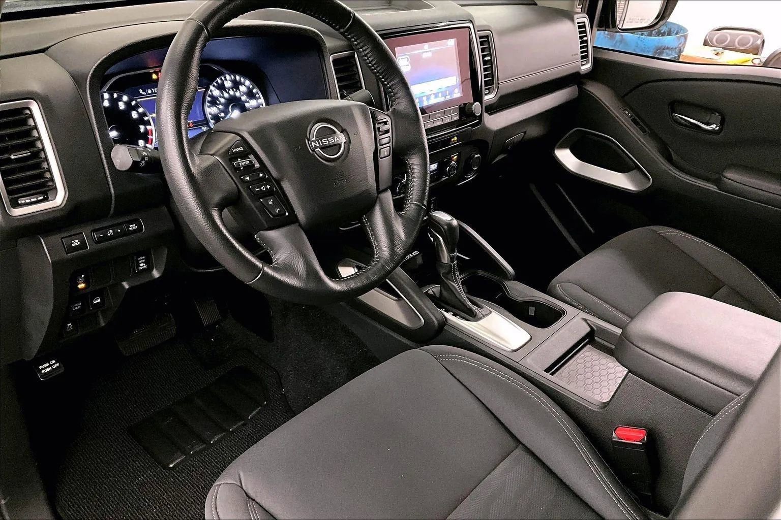 Used 2024 Nissan Frontier SV w/ SV Convenience Package image 12