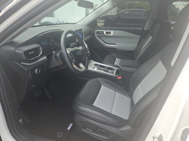 Certified 2024 Ford Explorer XLT w/ Equipment Group 202A AWD/4WD image 27