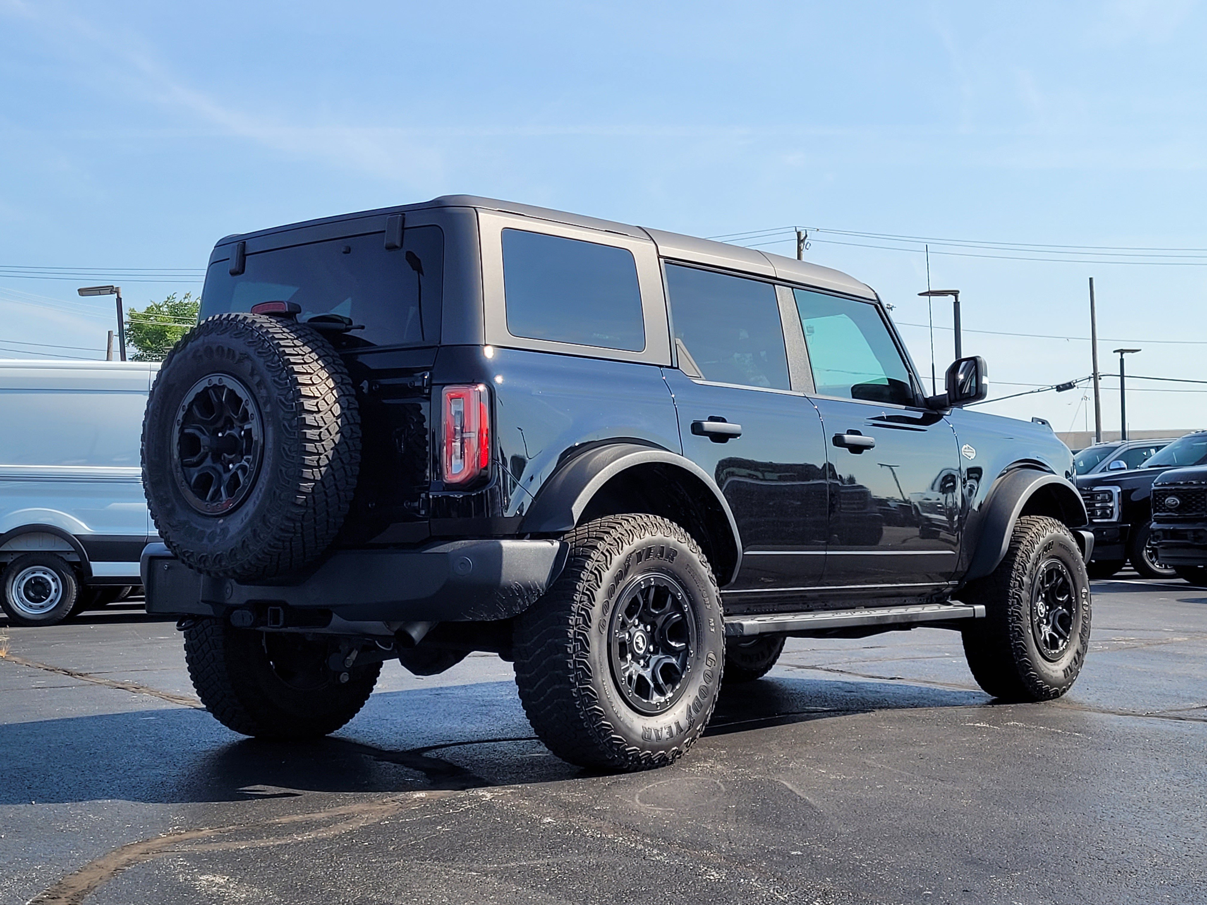 Certified 2023 Ford Bronco Wildtrak AWD/4WD image 4