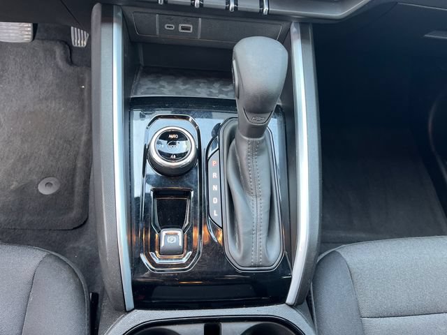 Used 2023 Chevrolet Colorado Trail Boss w/ Technology Package AWD/4WD image 36