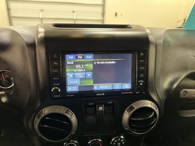 Used 2017 Jeep Wrangler Sport AWD/4WD image 13