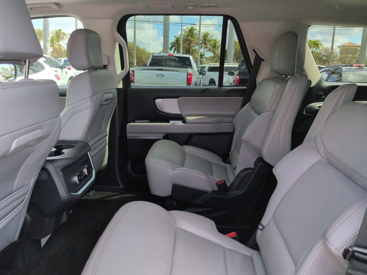 Certified 2025 Ford Expedition Active image 14