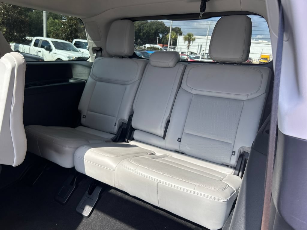 Certified 2025 Ford Expedition Platinum w/ Driver's Package AWD/4WD image 15