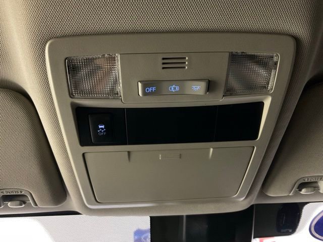 Used 2018 Toyota Tacoma SR image 19