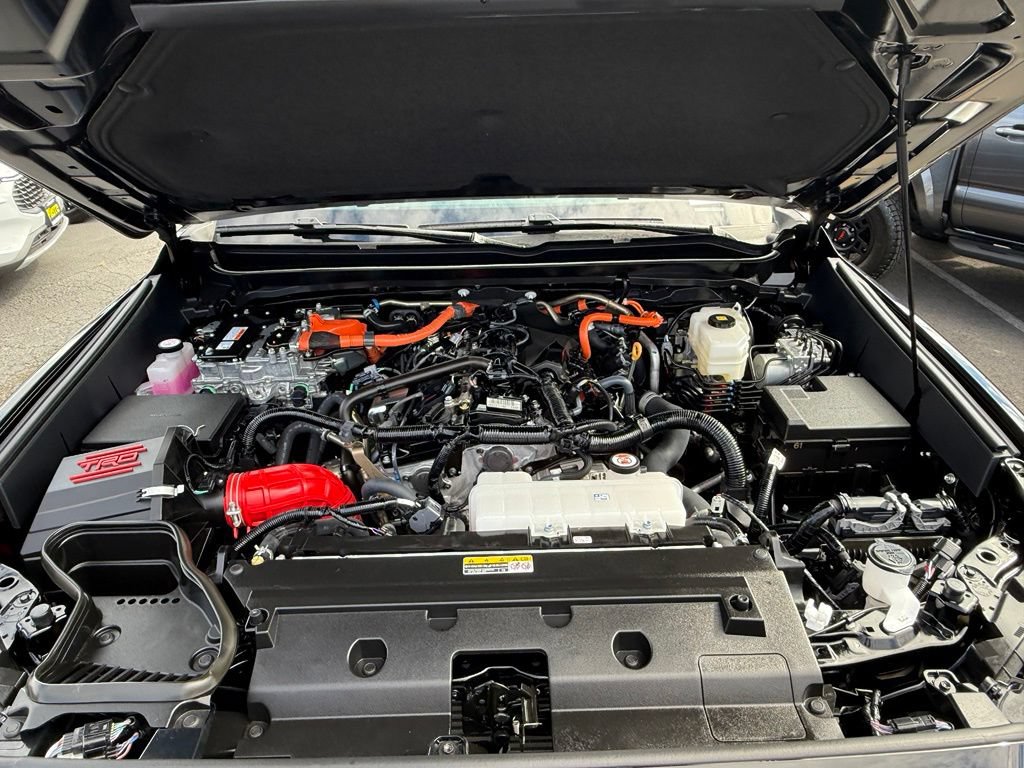 Used 2025 Toyota Tacoma TRD Pro AWD/4WD image 46