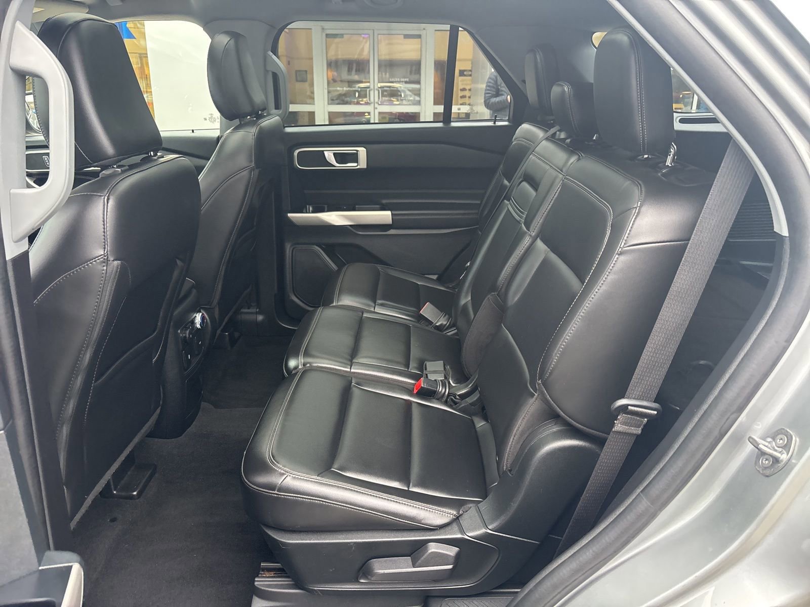 Certified 2022 Ford Explorer XLT w/ Equipment Group 202A AWD/4WD image 36