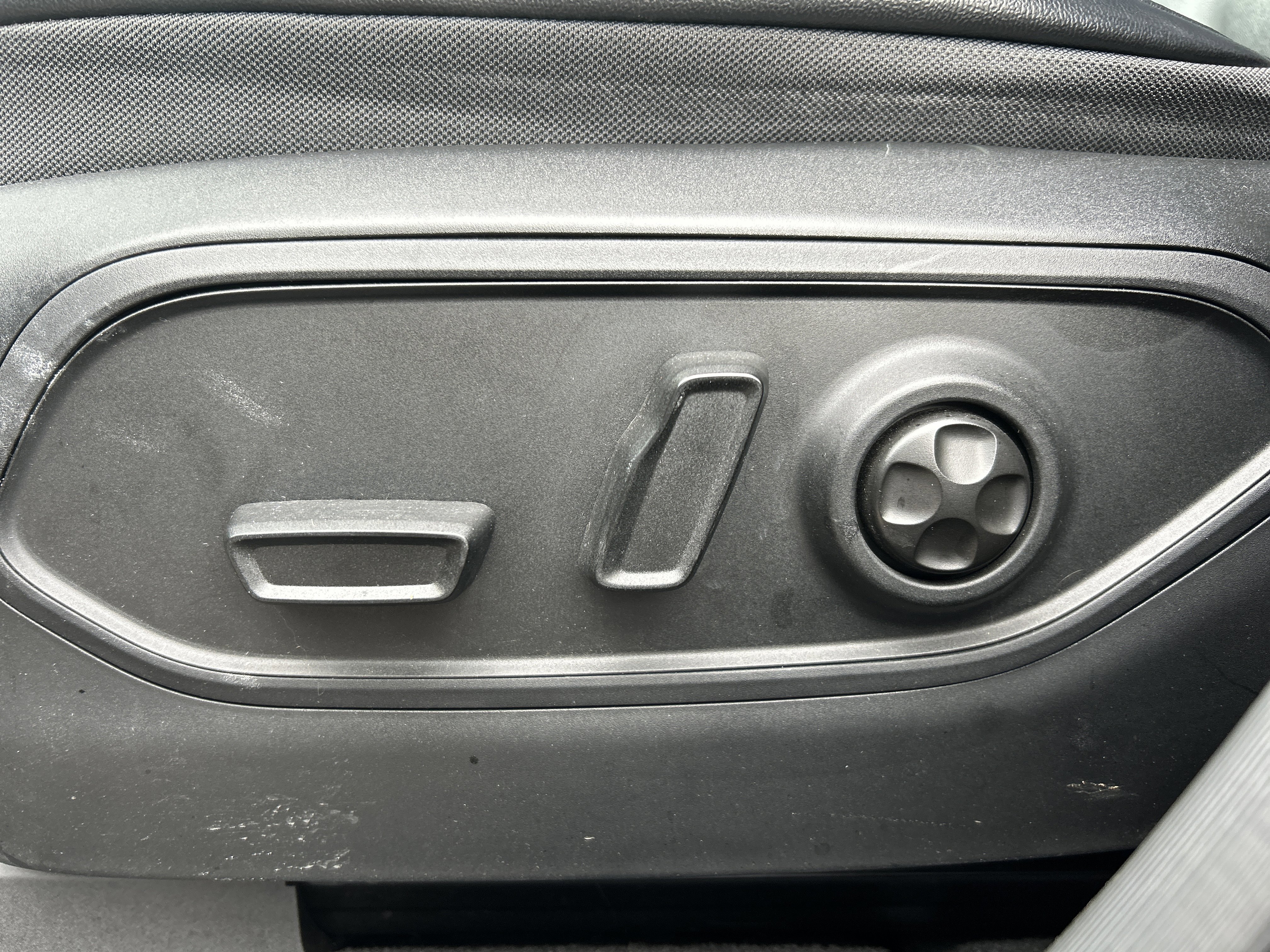 Used 2021 Jeep Grand Cherokee L Limited image 16