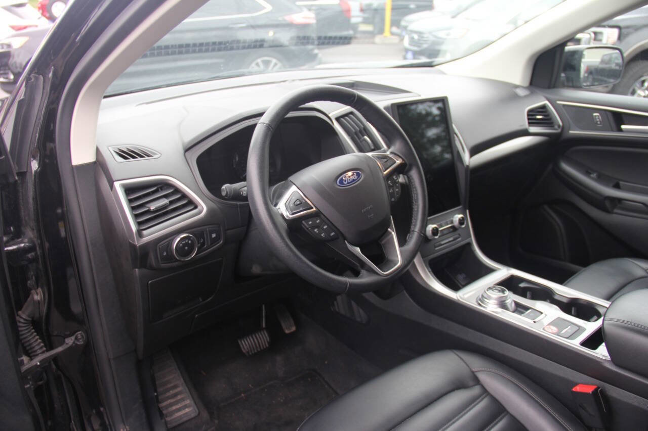 Certified 2024 Ford Edge SEL image 25