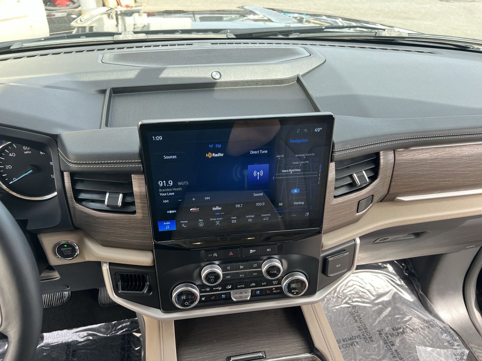 Certified 2024 Ford Expedition Limited image 18