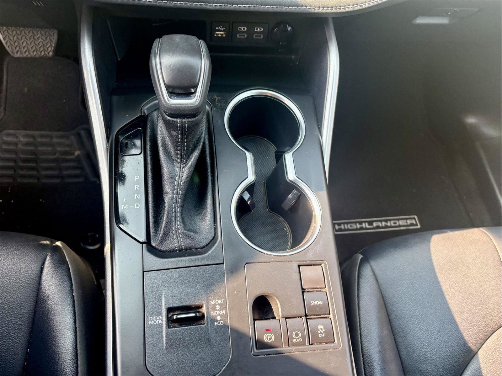 Used 2023 Toyota Highlander XLE FWD image 18