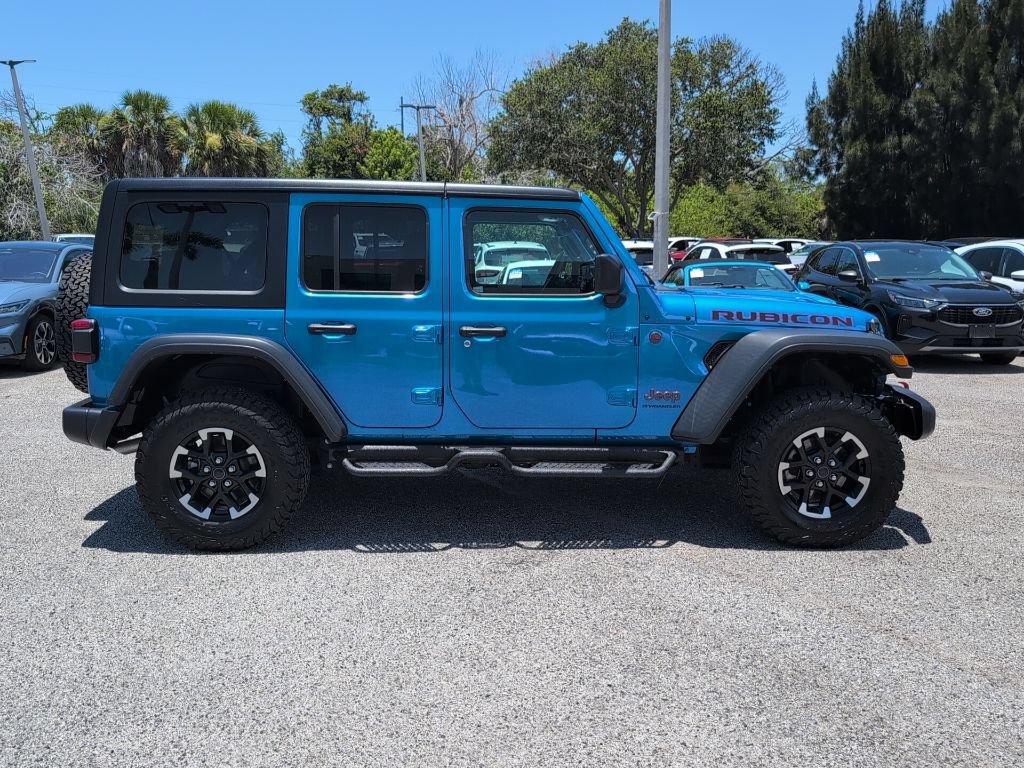 Used 2024 Jeep Wrangler Unlimited Rubicon w/ Technology Group AWD/4WD image 2