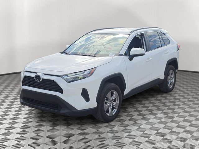 Used 2025 Toyota RAV4 XLE FWD image 3