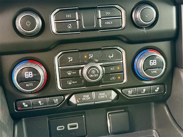 Used 2023 Chevrolet Suburban Premier image 13