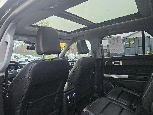Certified 2021 Ford Explorer XLT w/ Equipment Group 202A image 13
