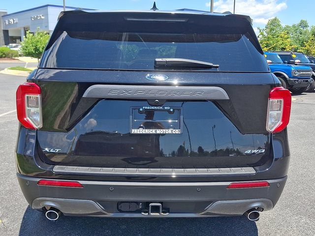 Certified 2022 Ford Explorer XLT w/ Equipment Group 202A AWD/4WD image 5