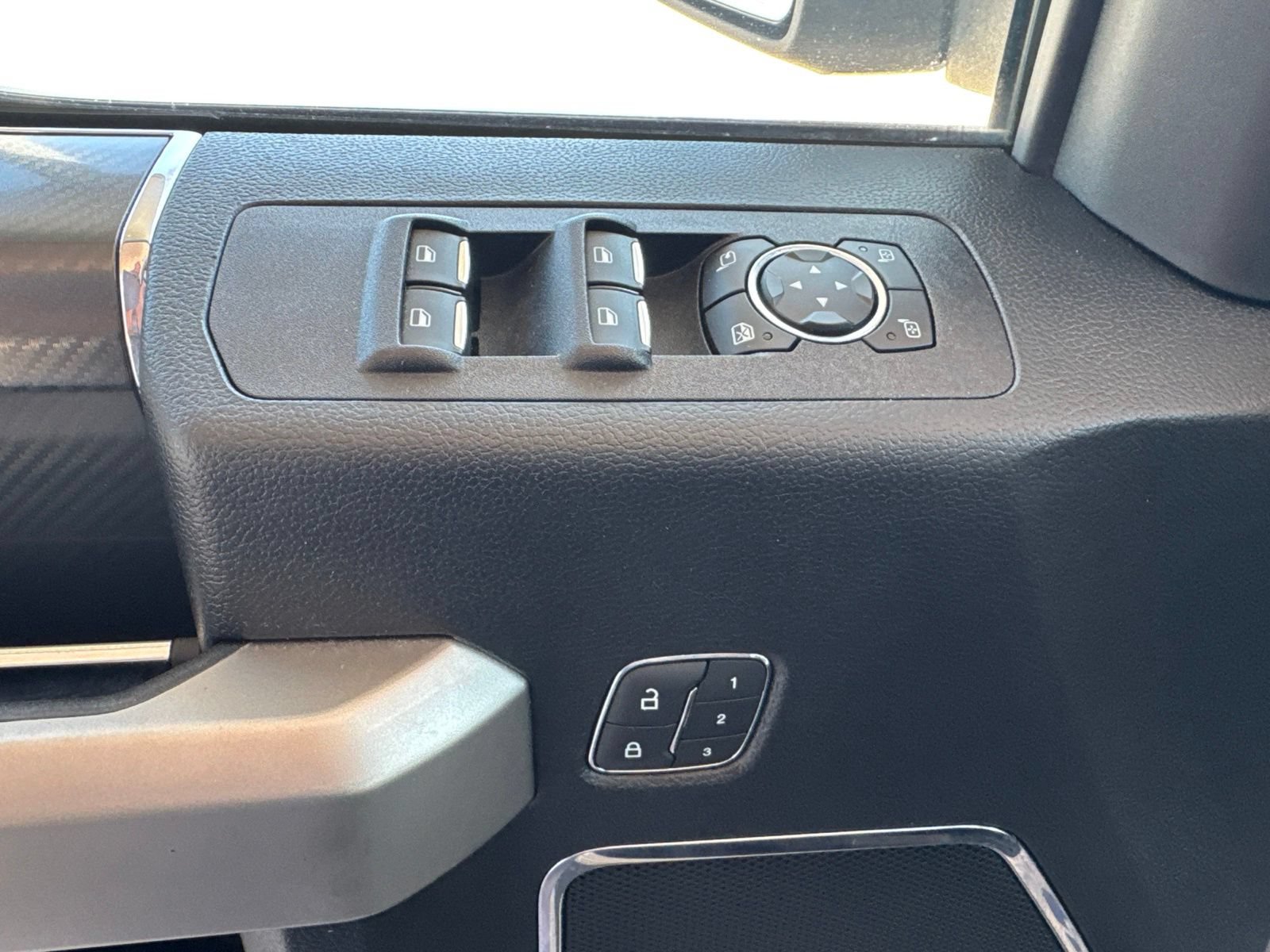 Certified 2019 Ford F150 Lariat w/ Equipment Group 502A Luxury AWD/4WD image 28