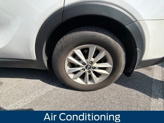 Used 2020 Kia Sorento LX AWD/4WD image 11