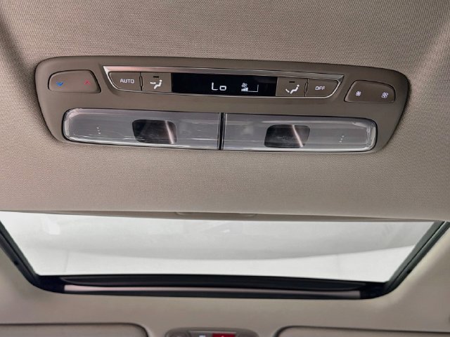 Used 2024 Kia Telluride EX w/ EX Captain's Chair Package FWD image 32