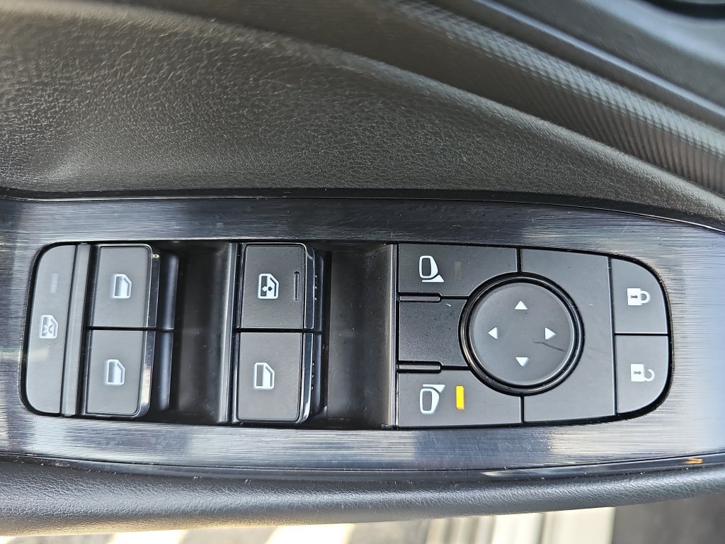Used 2024 Nissan Rogue S AWD/4WD image 26