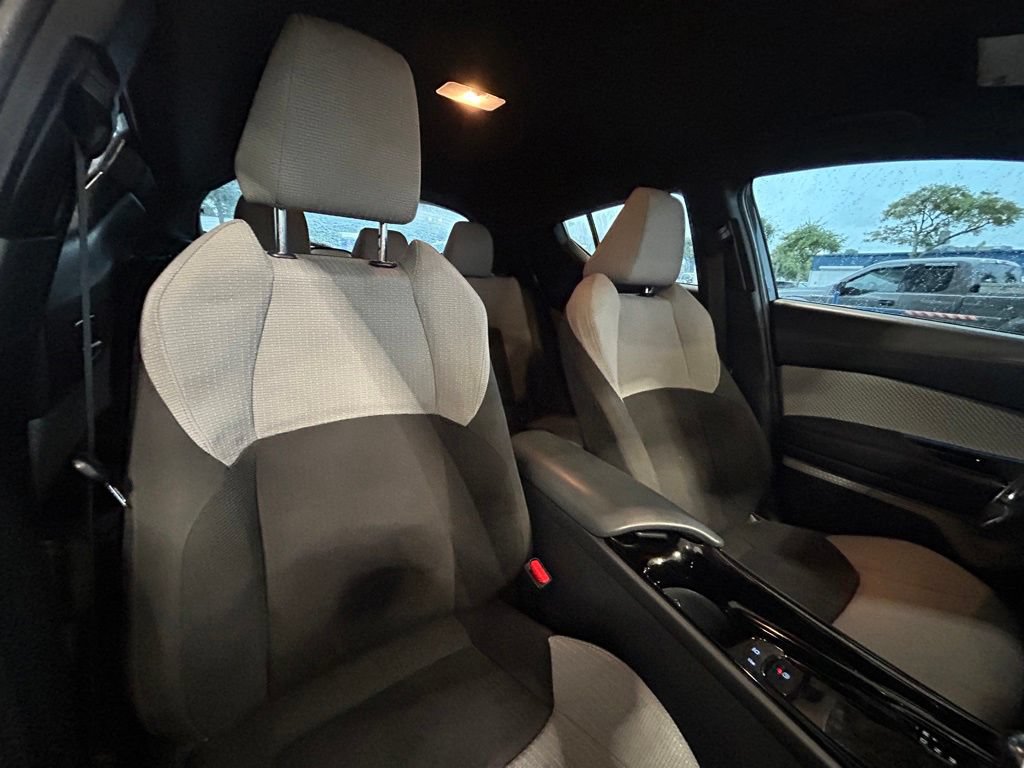 Used 2019 Toyota C-HR XLE FWD image 25