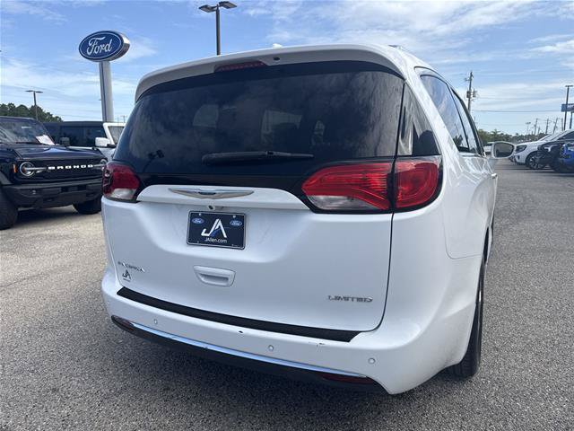 Used 2019 Chrysler Pacifica Limited FWD image 14