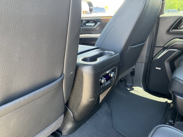 Used 2025 GMC Yukon XL Denali AWD/4WD image 11