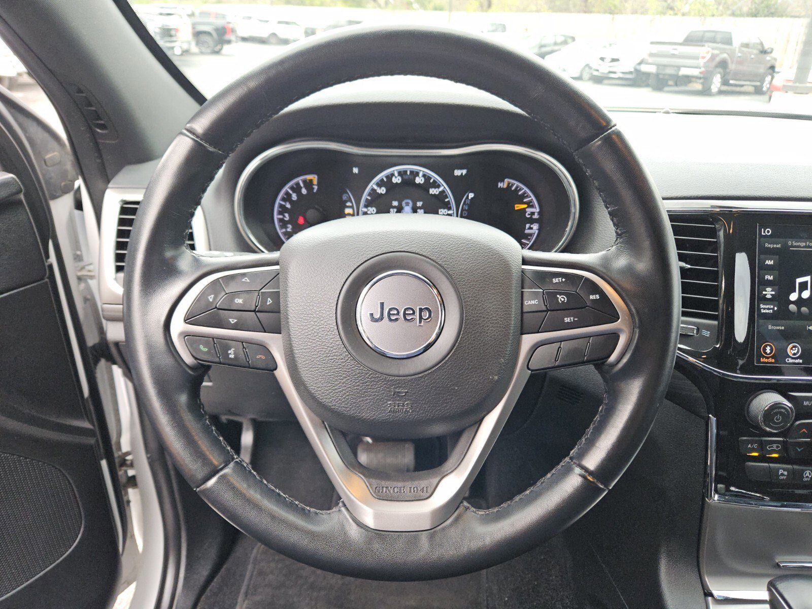 Used 2022 Jeep Grand Cherokee Laredo E image 27