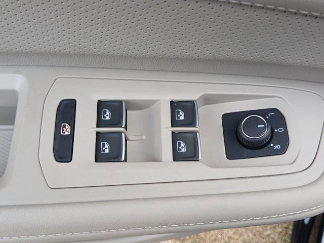 Used 2024 Volkswagen Atlas SE image 14