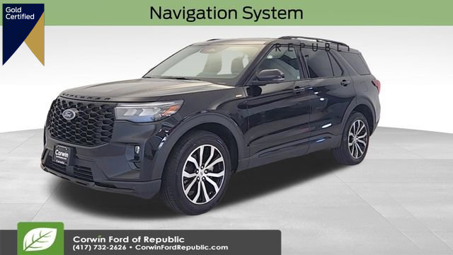 Certified 2025 Ford Explorer ST-Line image 1