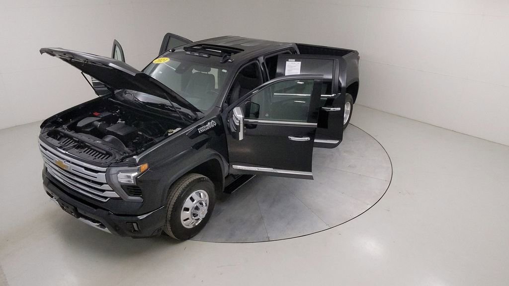 Used 2024 Chevrolet Silverado 3500 High Country w/ High Country Premium Package image 46