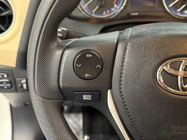 Used 2018 Toyota Corolla LE image 17