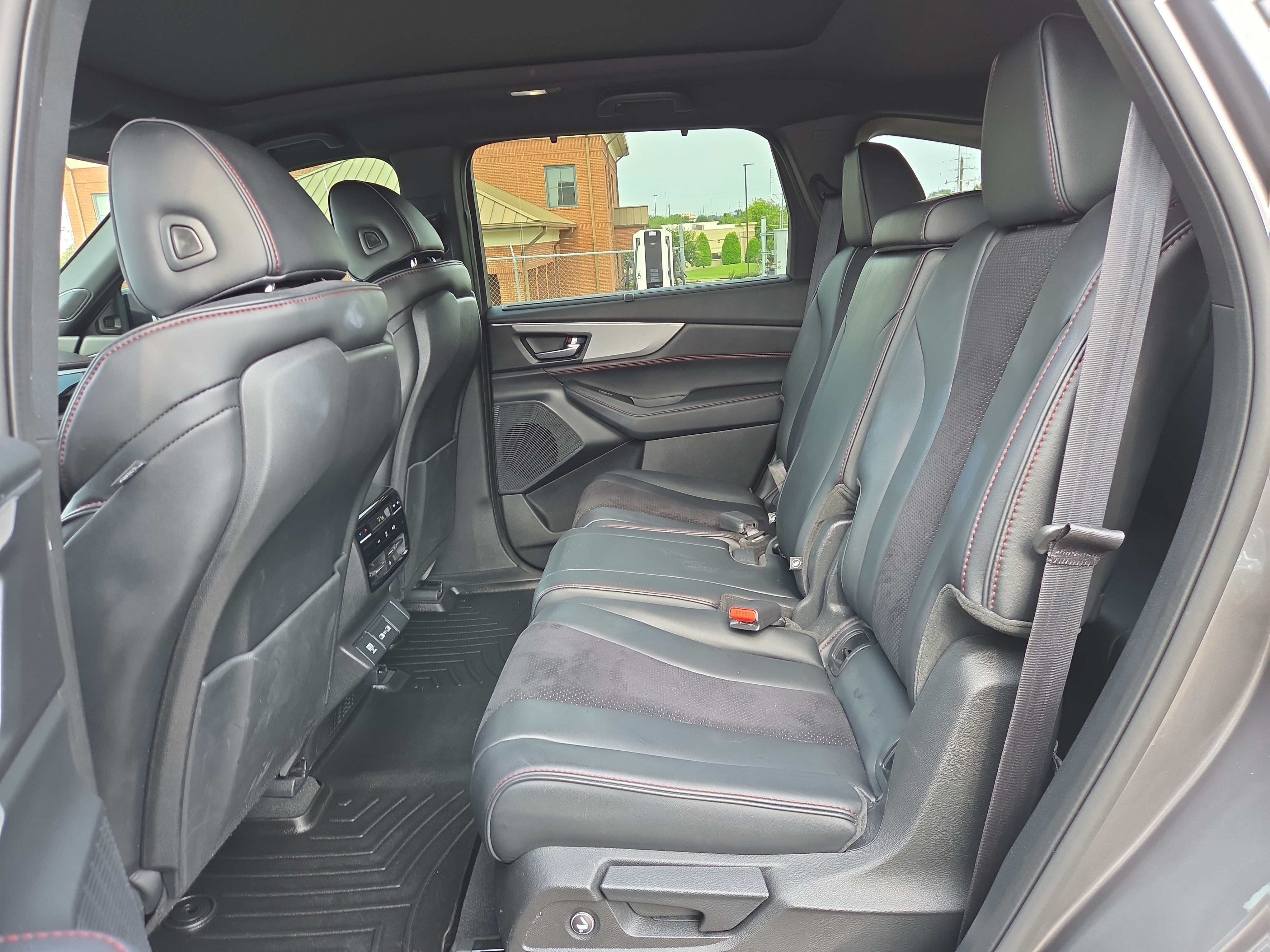 Used 2023 Acura MDX Type S AWD/4WD image 11