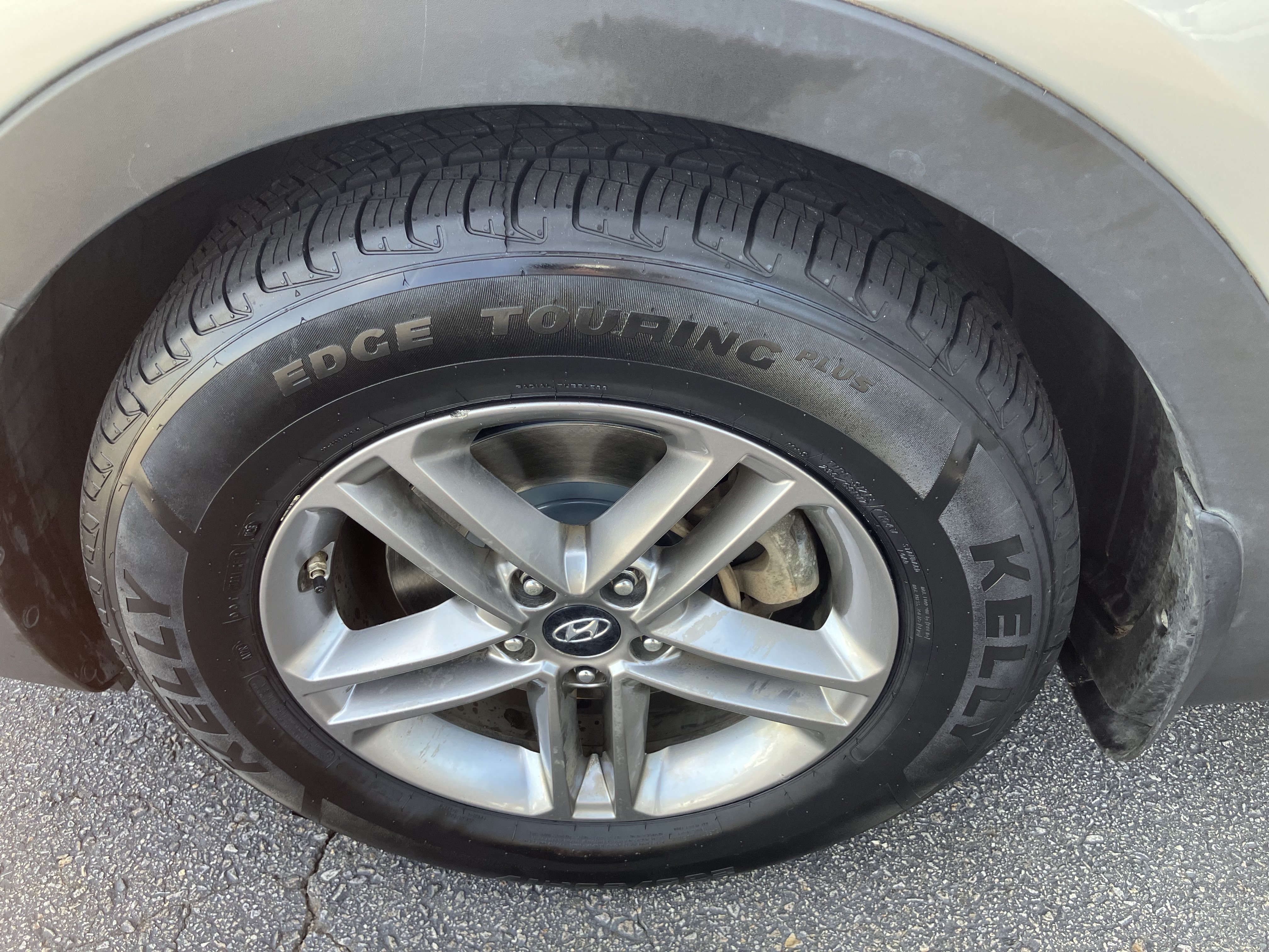 Used 2018 Hyundai Santa Fe Sport w/ 2.4L Value Package 02 FWD image 28
