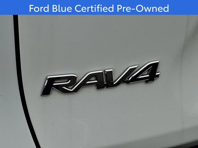 Used 2021 Toyota RAV4 XLE image 32