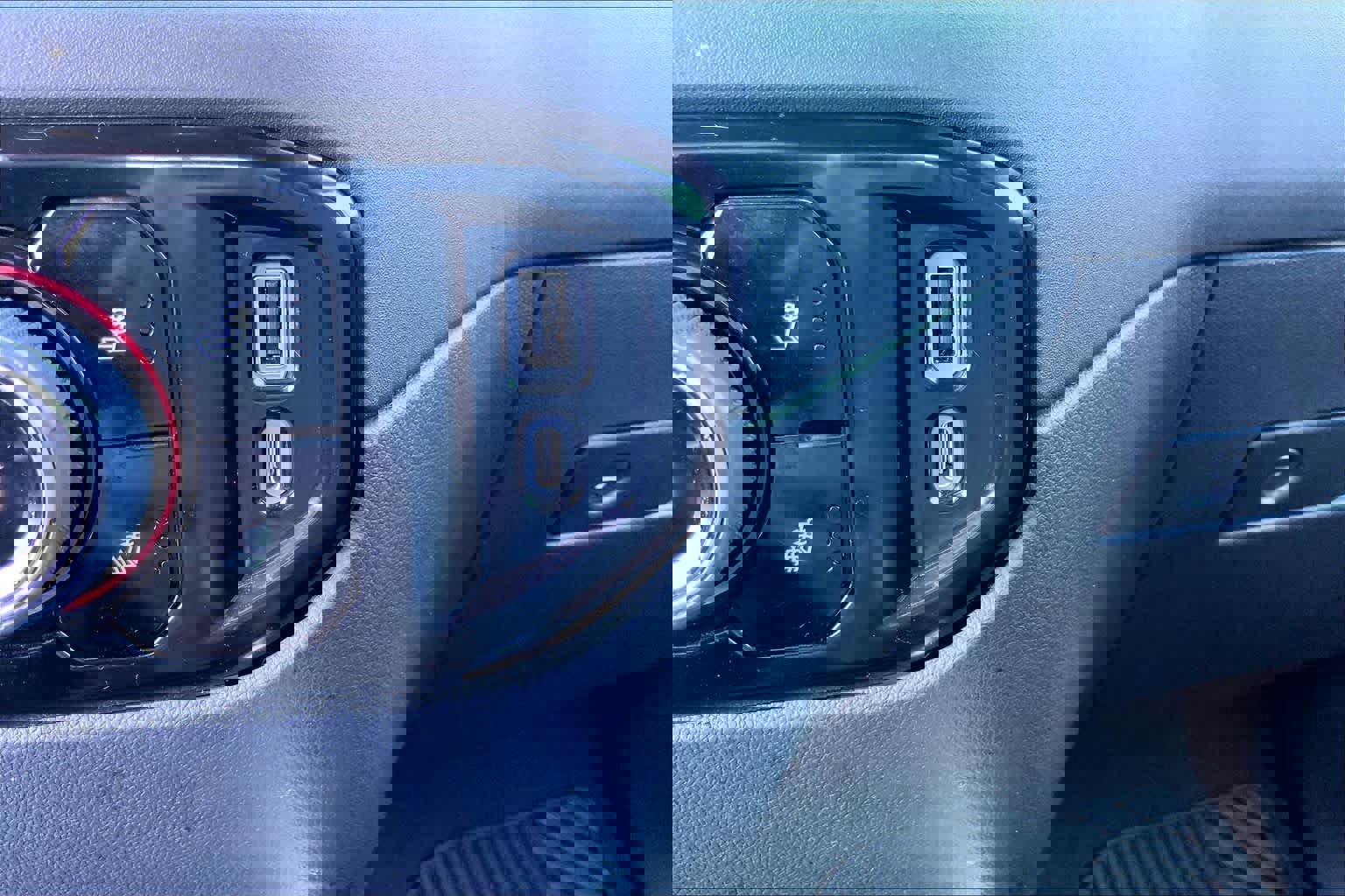 Used 2022 Chevrolet Silverado 1500 LT w/ Z71 Off-Road Package image 31