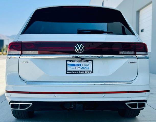 Used 2024 Volkswagen Atlas SEL Premium R-Line AWD/4WD image 6