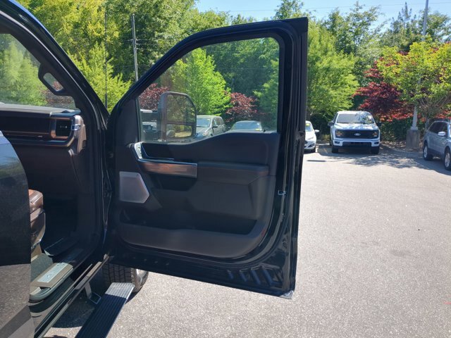 Certified 2024 Ford F250 King Ranch w/ FX4 Off-Road Package AWD/4WD image 35