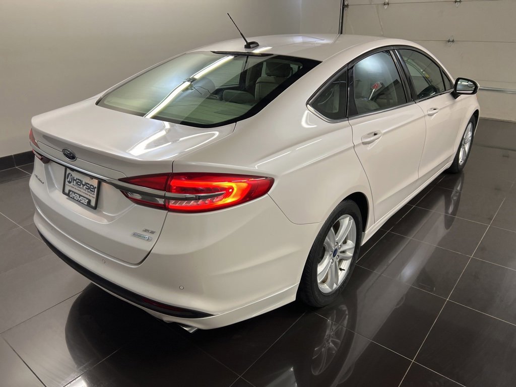 Certified 2018 Ford Fusion SE w/ Fusion SE Technology Package image 4