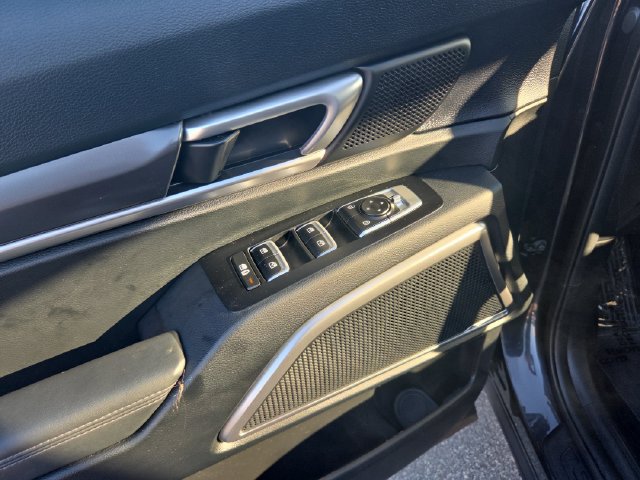 Used 2025 Kia Telluride S FWD image 10