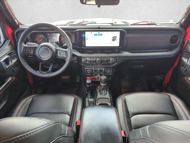 Used 2025 Jeep Wrangler Rubicon w/ Convenience Group image 17