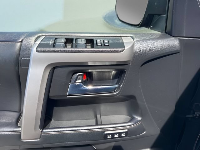 Used 2020 Toyota 4Runner Limited AWD/4WD image 15