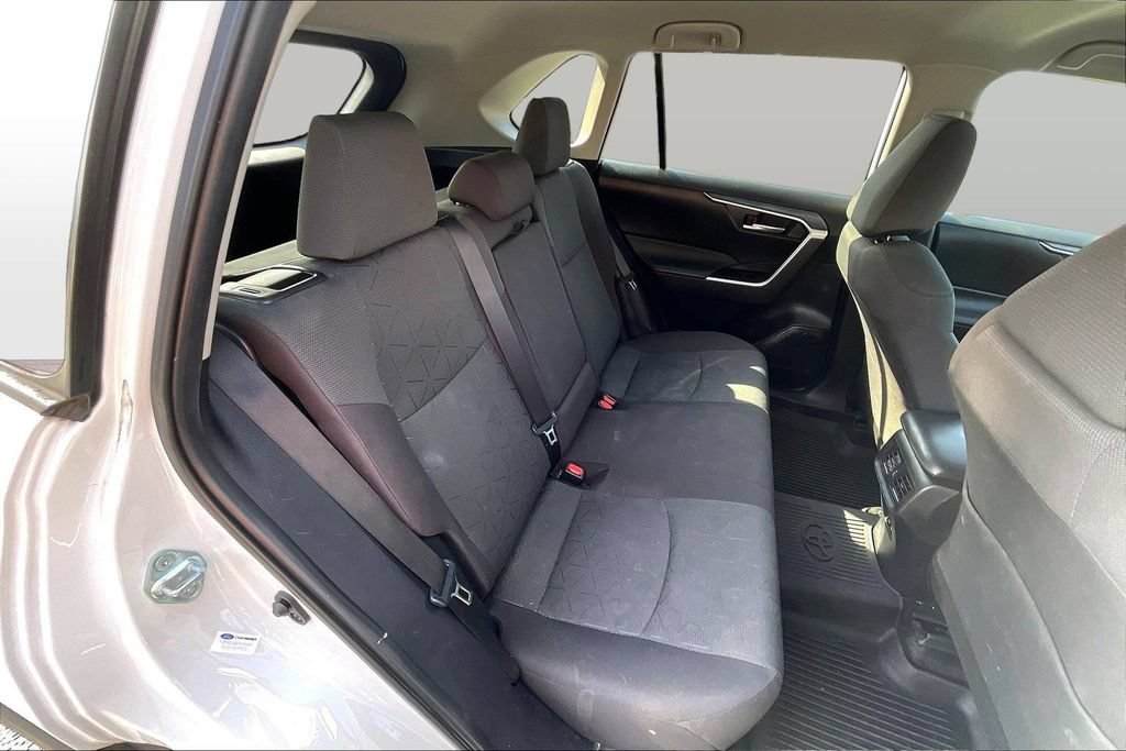 Used 2024 Toyota RAV4 XLE FWD image 27